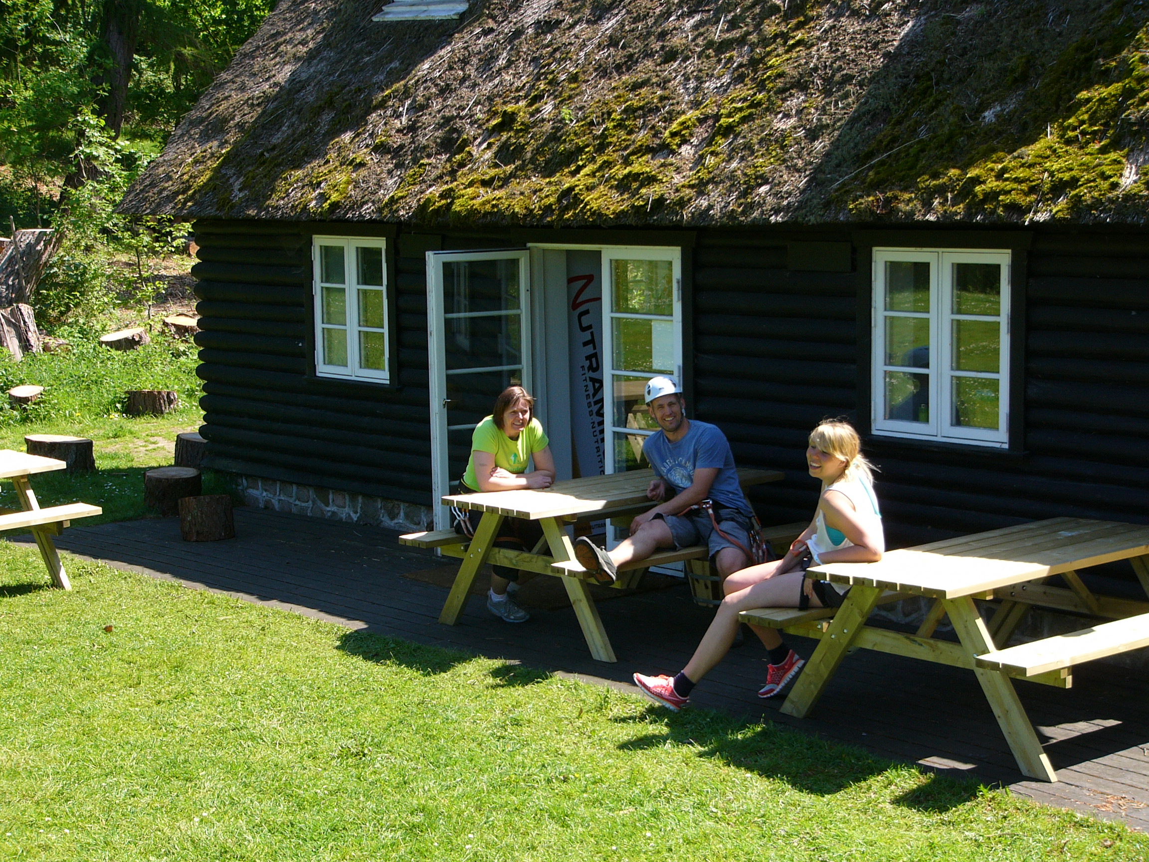 Brug vores dejlige hytte som mødelokale - eller blot til at nyde frokosten ved bordene